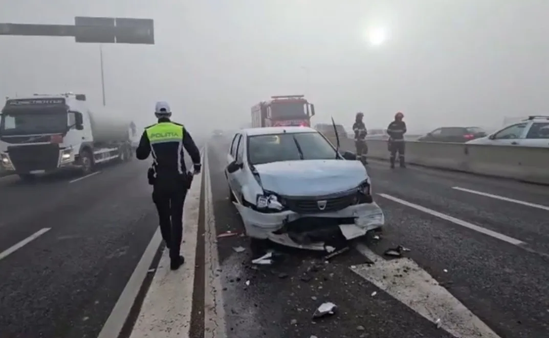 Echipaje de urgență și ambulanțe la accidentul în lanț de pe DN 3