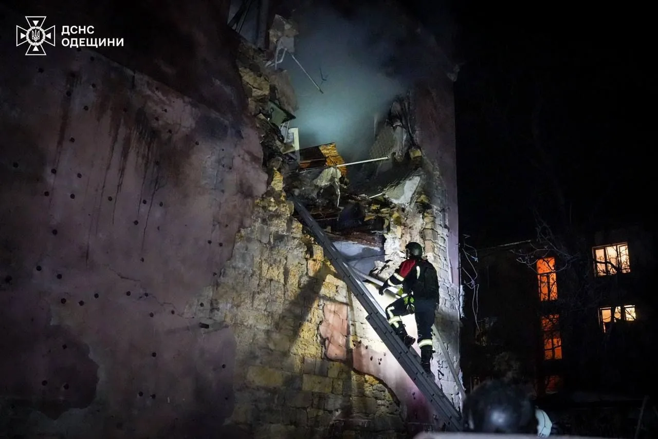 Atac cu drone și rachete la Odesa: cel puțin doi morți și 15 răniți