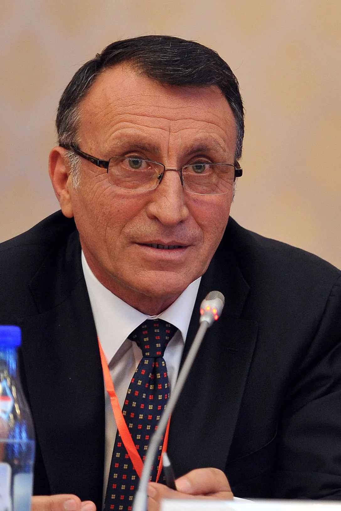 Austeritate în România: două realități paralele în mai 2026
