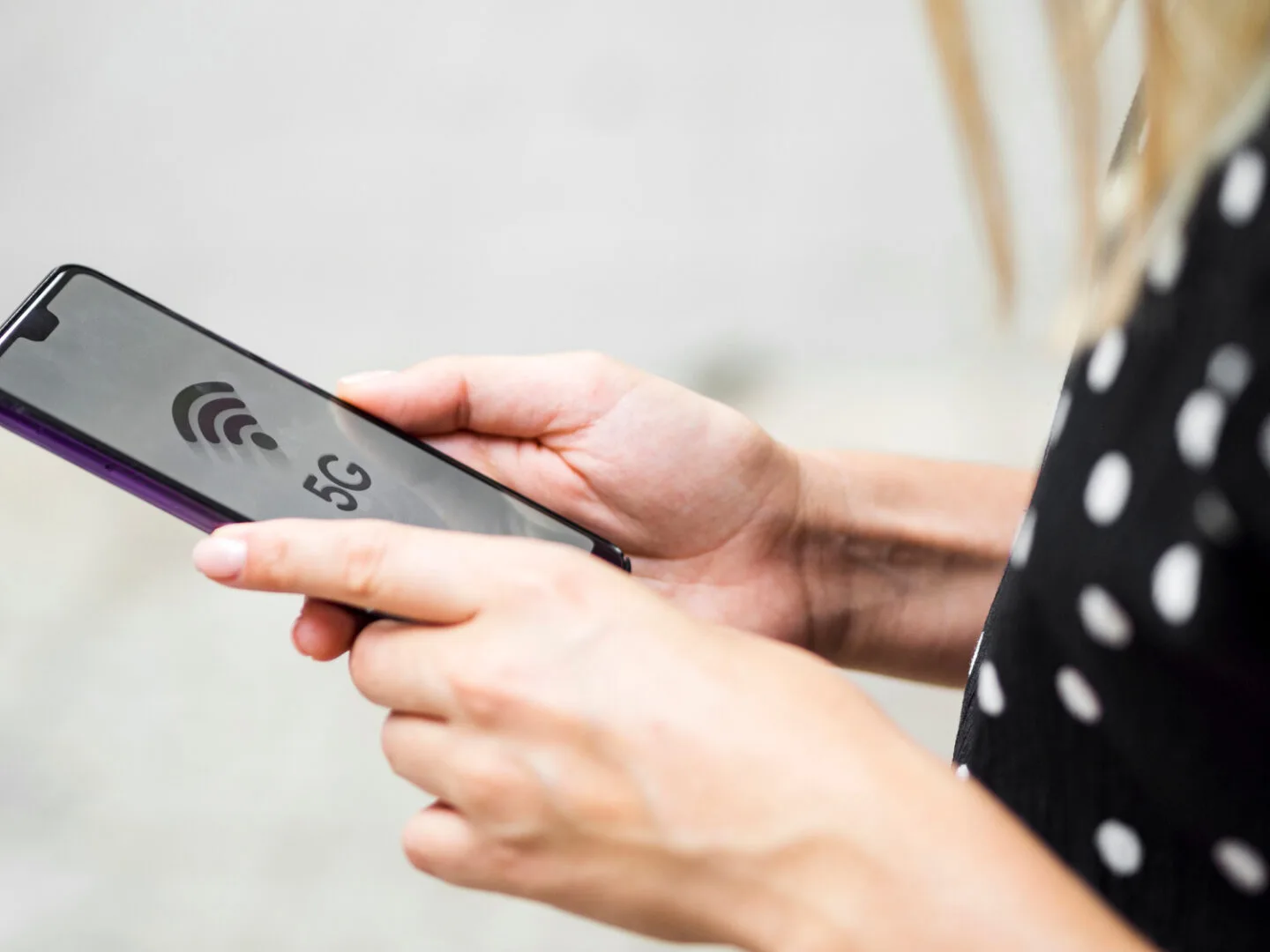 BCR lansează eSIM prin George: roaming fără cartelă fizică