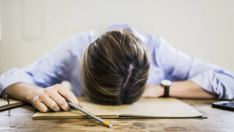 Comisia pentru muncă discută legea despre epuizarea profesională în Senat