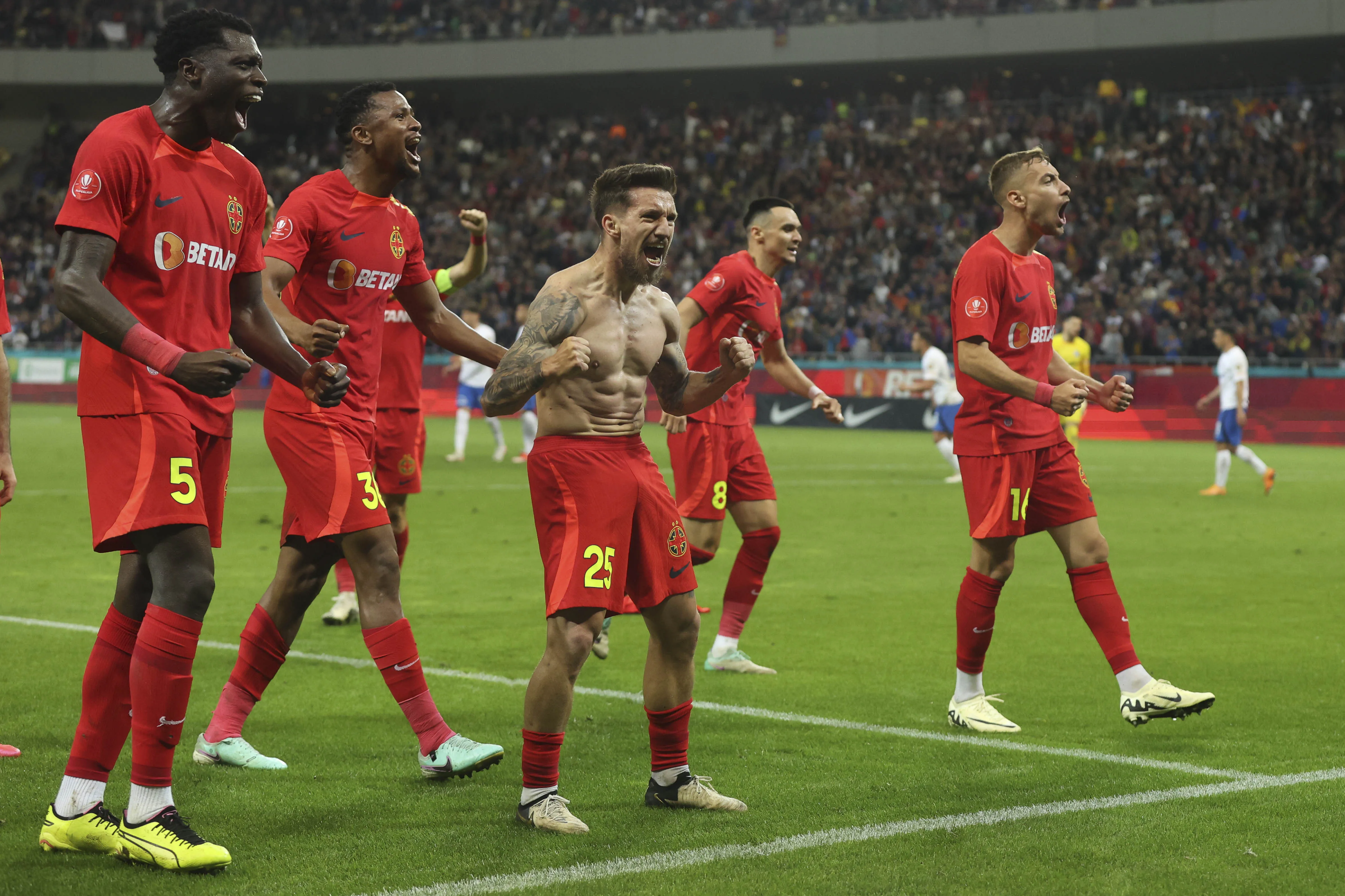 Sala Curții Constituționale a României unde se dezbate legea sportivilor români