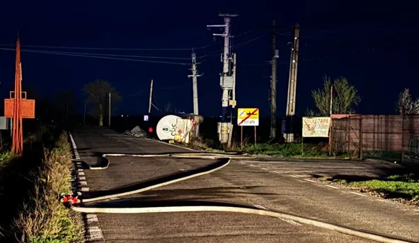 Cisternă cu GPL răsturnată pe drum național, intervenție de urgență în Ciorani, Prahova