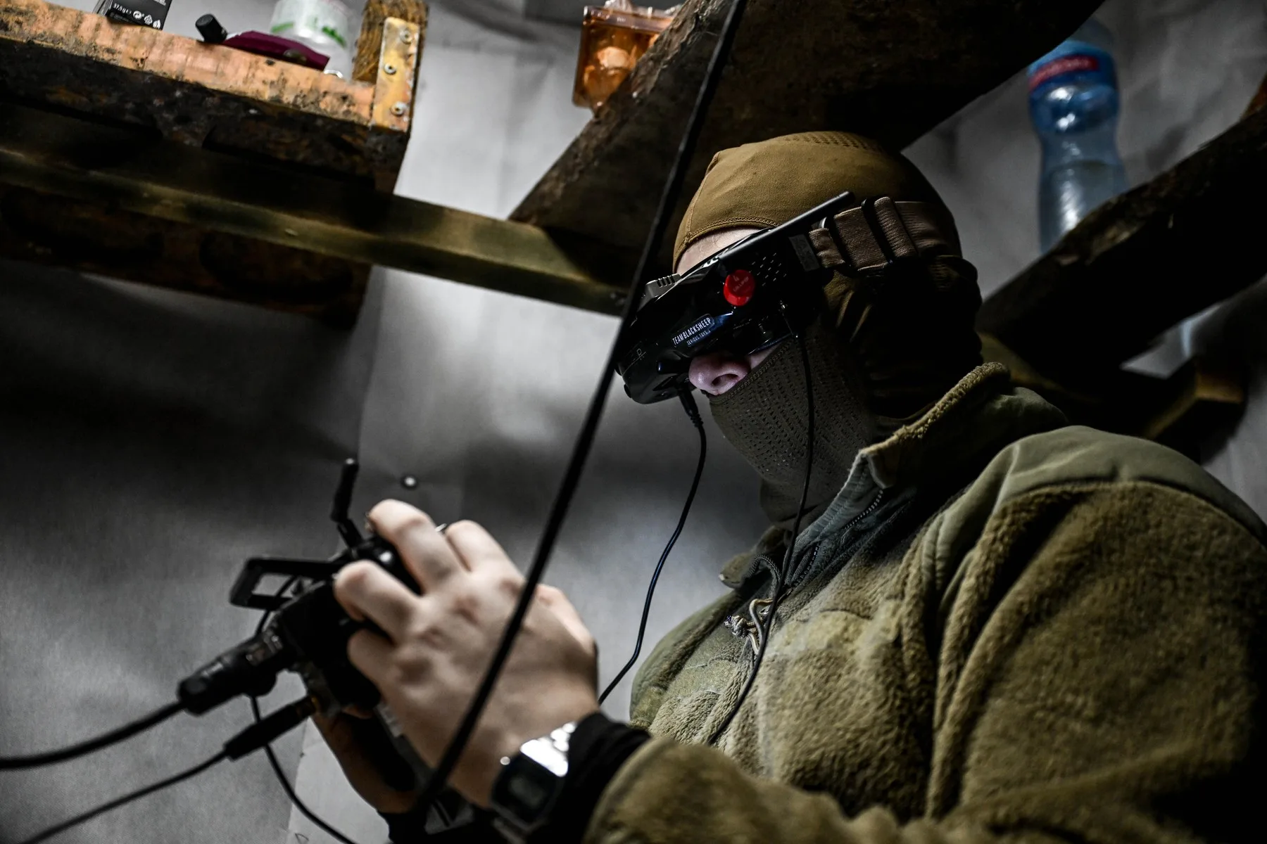 Drone de atac ucrainene lovind lansatoare multiple de rachete rusești BM-30 Smerch în Crimeea