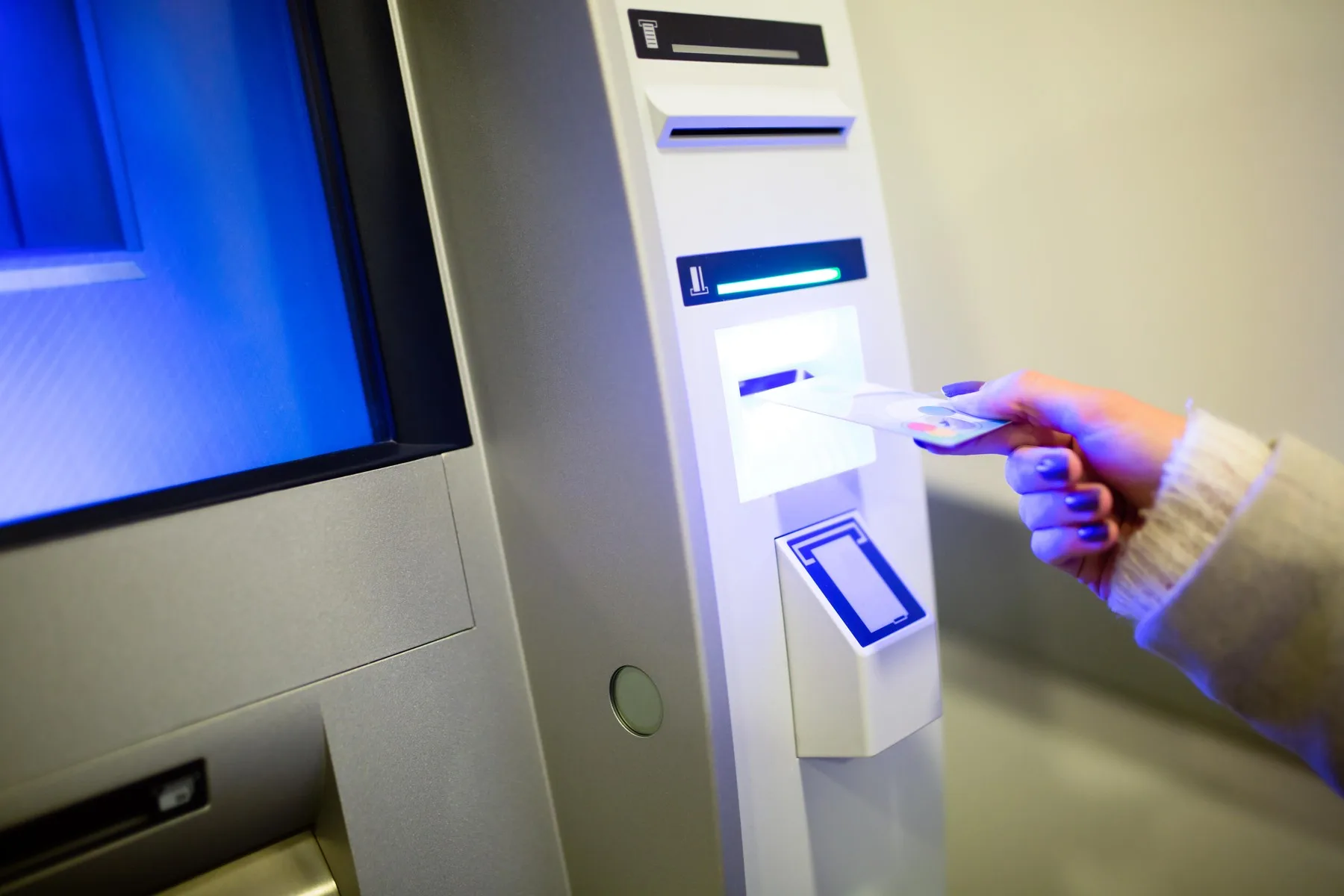 Escrocherie cu ATM-uri Bitcoin: 287.000 lei pierduți