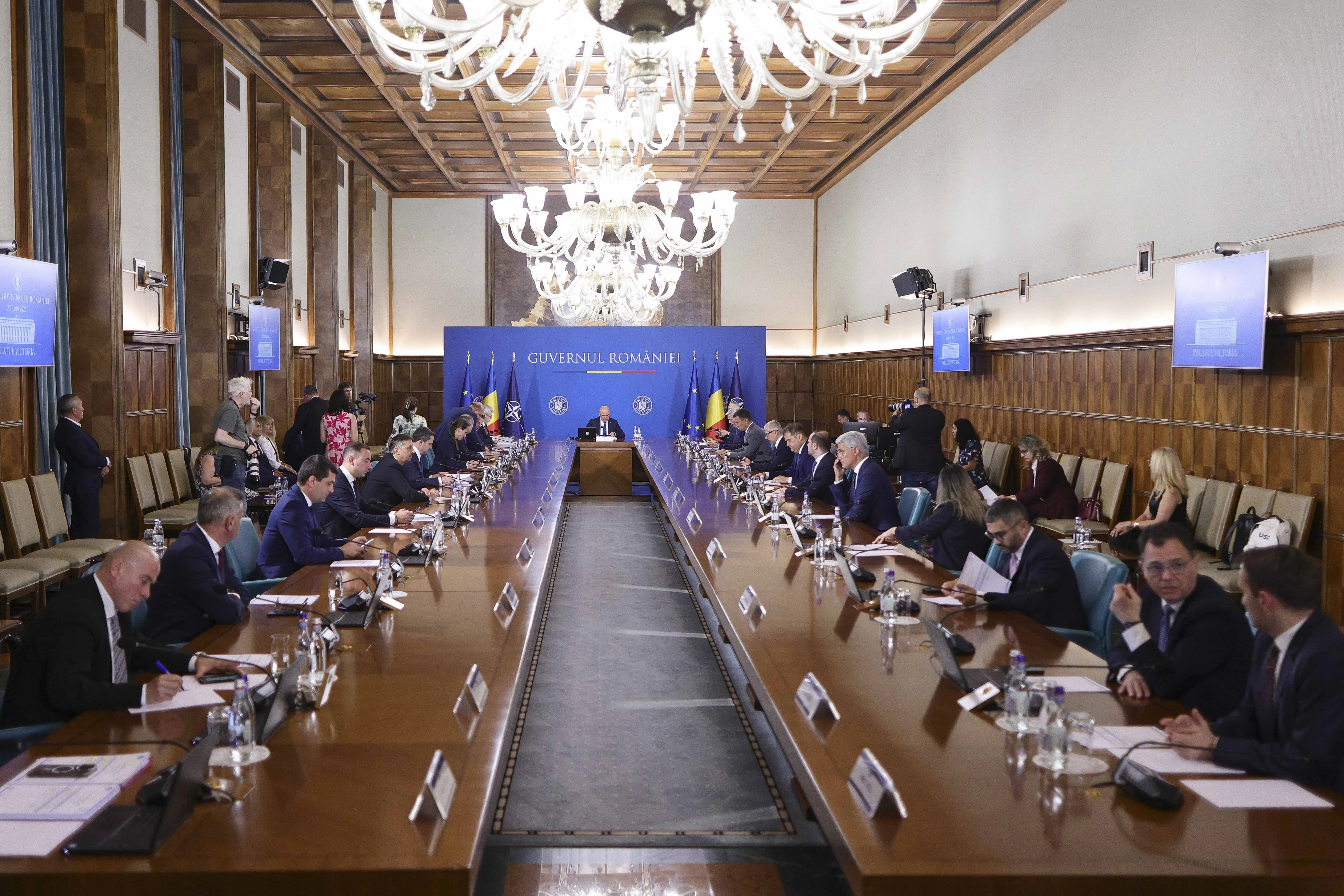 Zamfir anunță un guvern pro-occidental săptămâna viitoare, PNL neagă