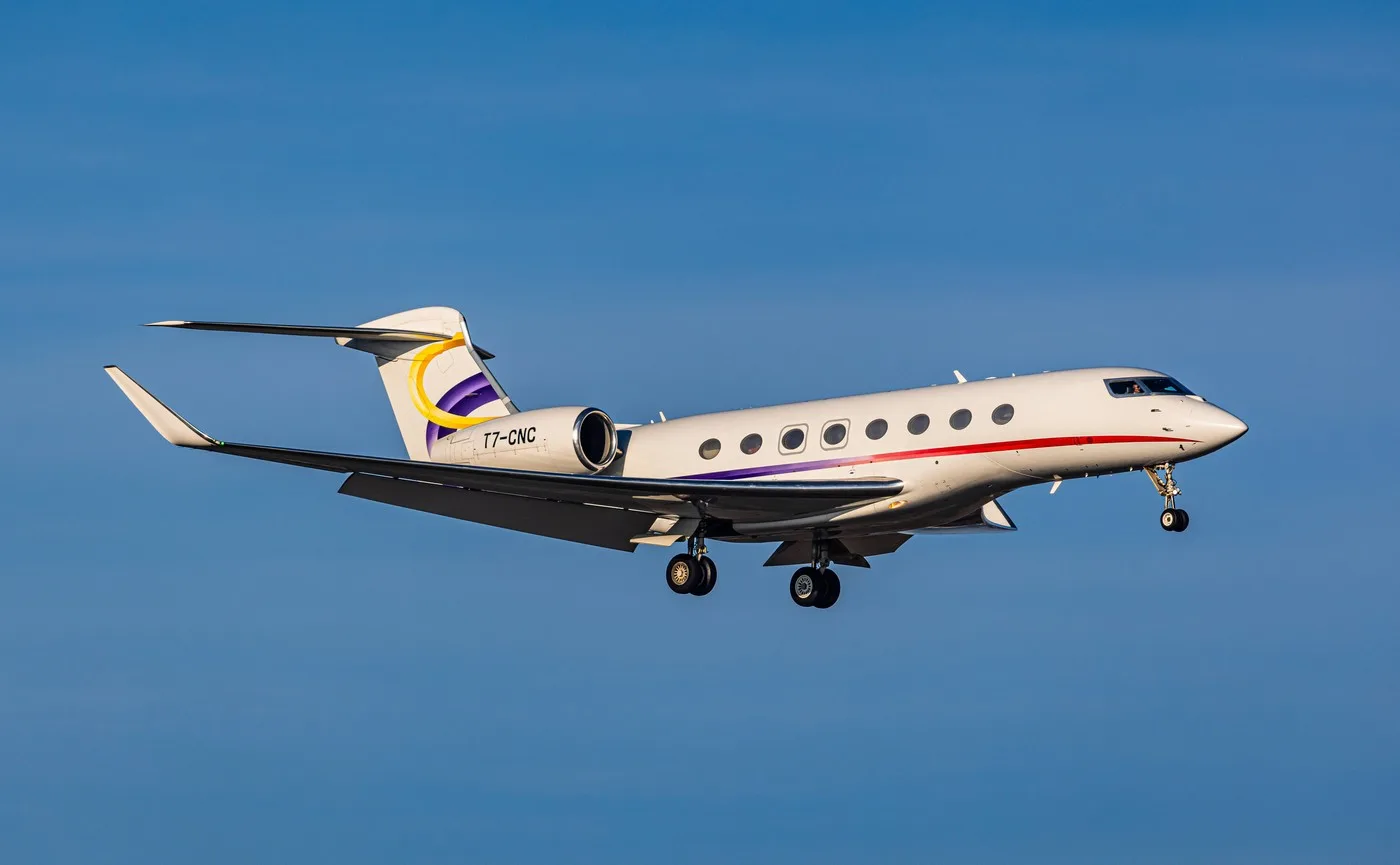 Avion privat pregătit de decolare după incident cu dronă în Dubai