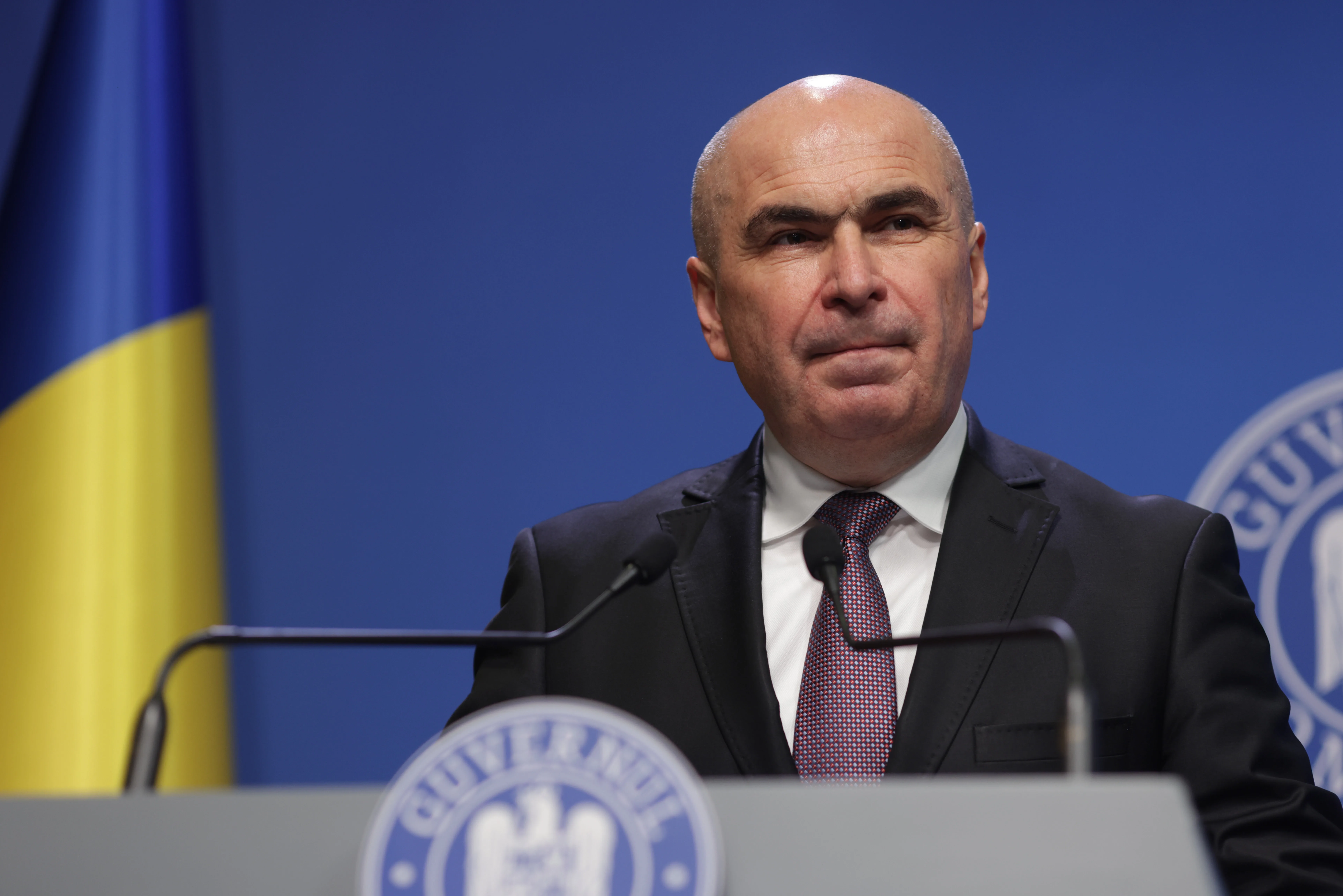 Premierul Ilie Bolojan prezentând cele 9 legi necesare pentru jaloanele PNRR