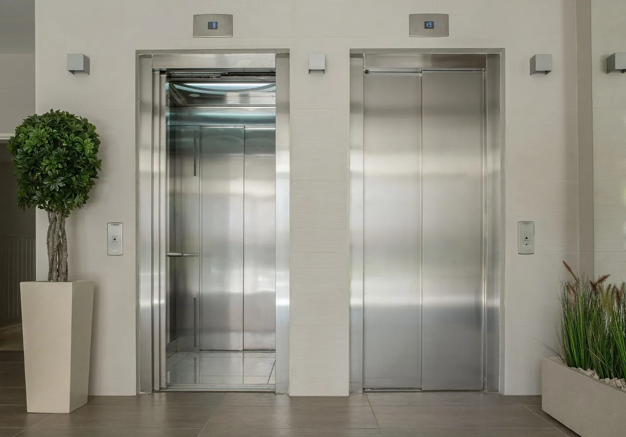 Lift în blocuri cu 4 etaje: program național aprobat