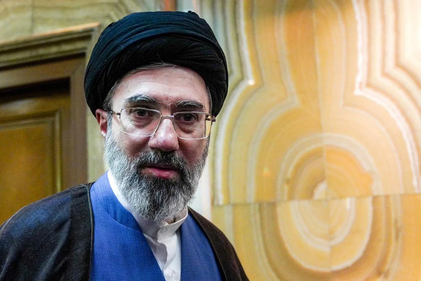 Mojtaba Khamenei și Ali Larijani în contextul tensiunilor din Iran