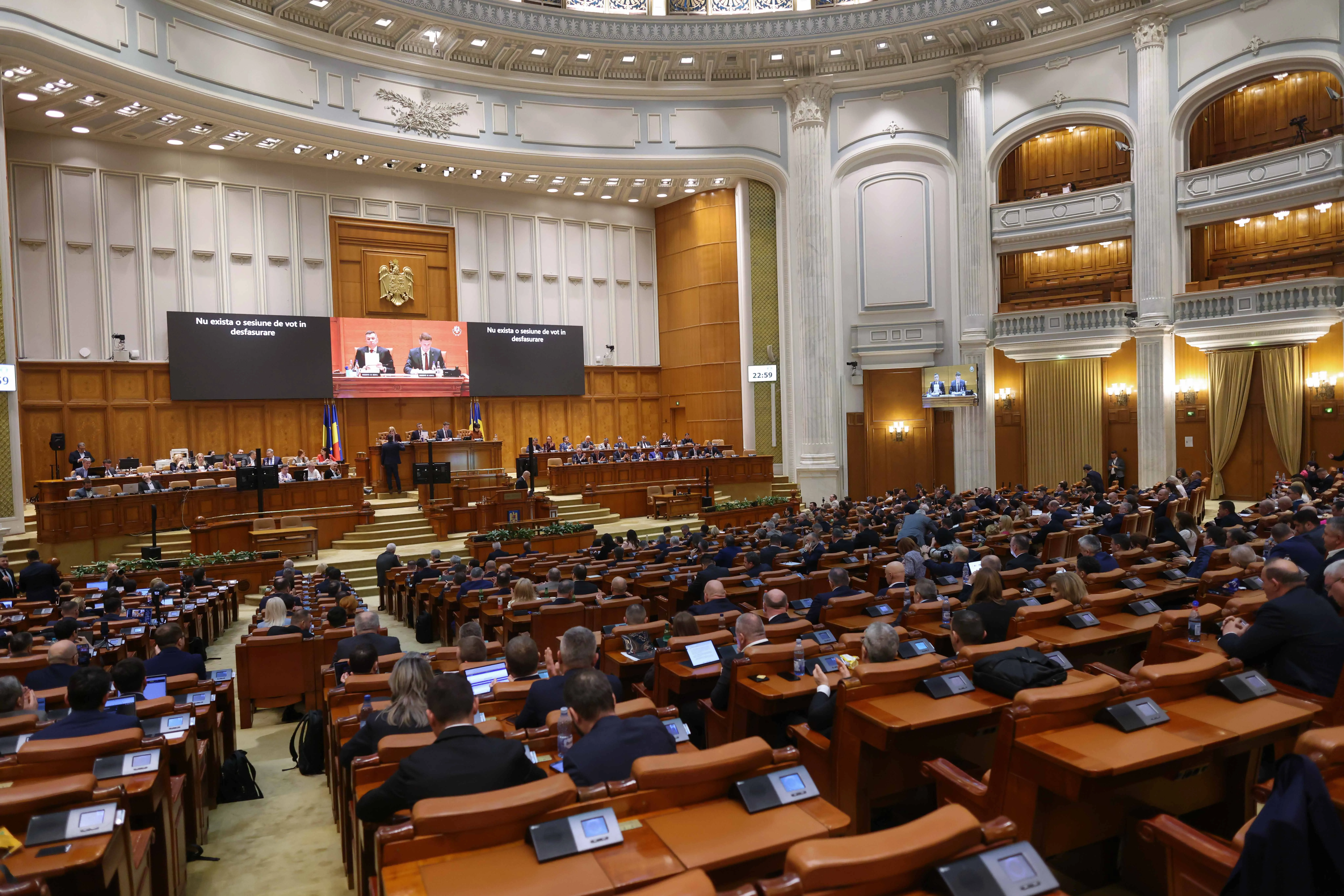 Moțiune de cenzură în România: câte guverne au căzut