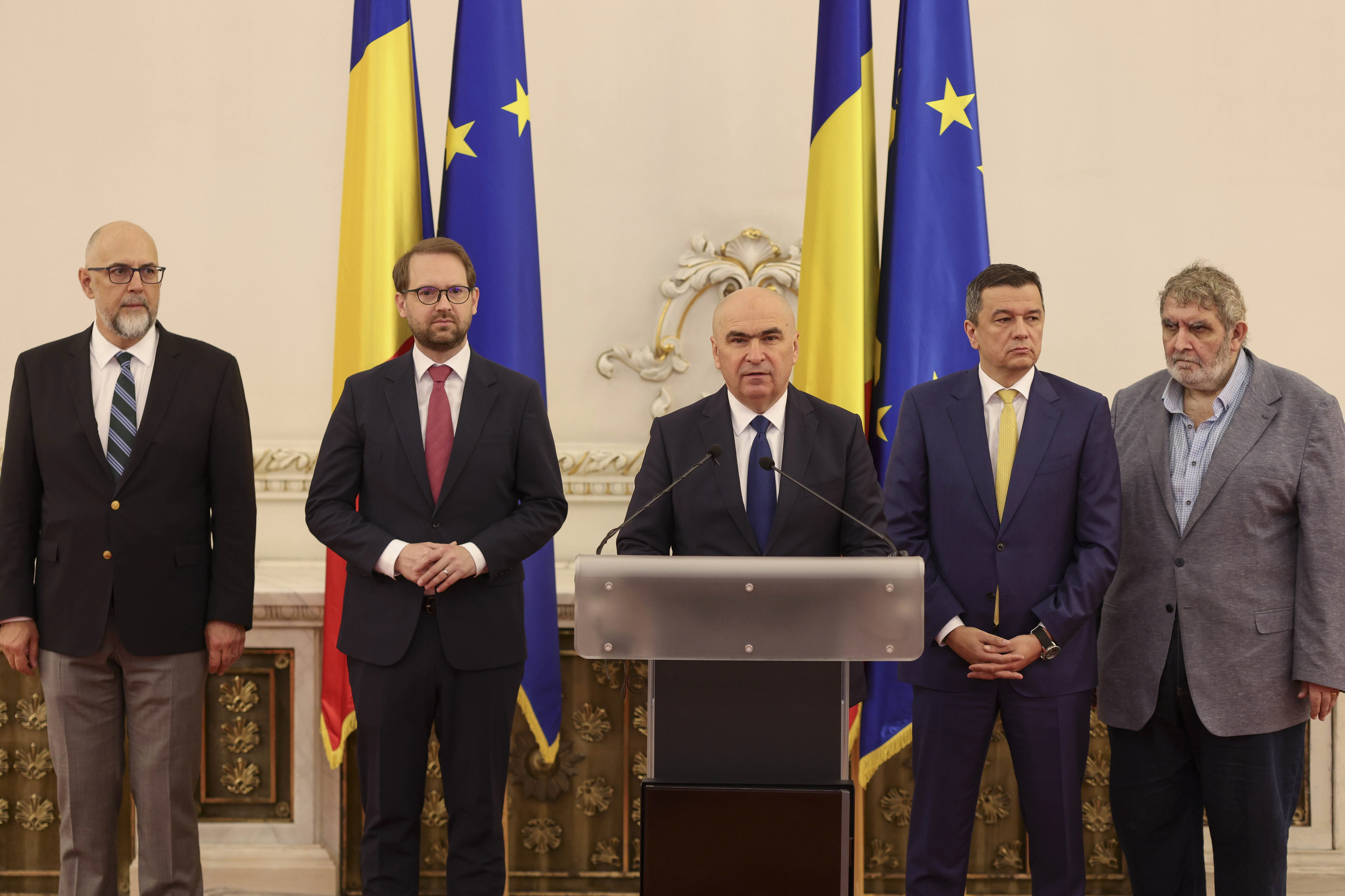 Parlamentarii minorităților naționale în ședință, vot moțiune de cenzură în România