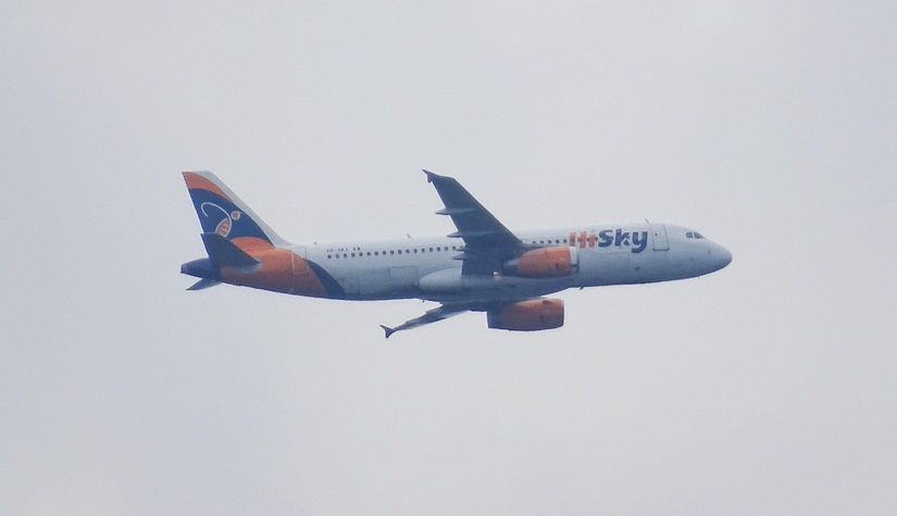 Noapte de coșmar pe Otopeni: 180 de pasageri blocați după trei tentative eșuate de decolare