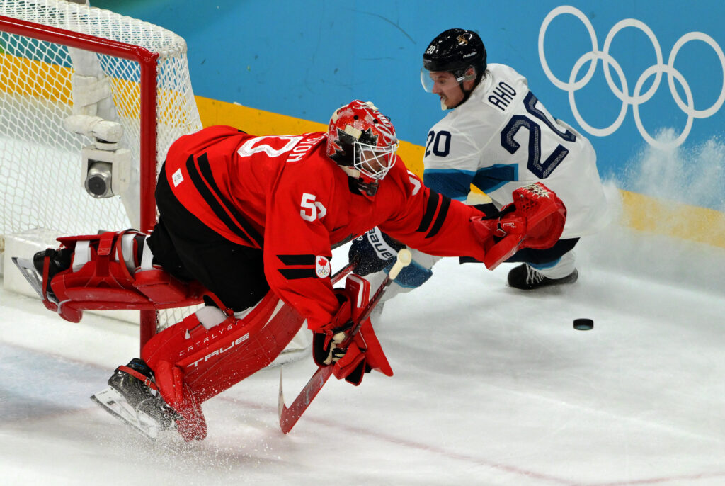 Duelul titanilor pe gheață: Canada și SUA se înfruntă în finala olimpică la hochei