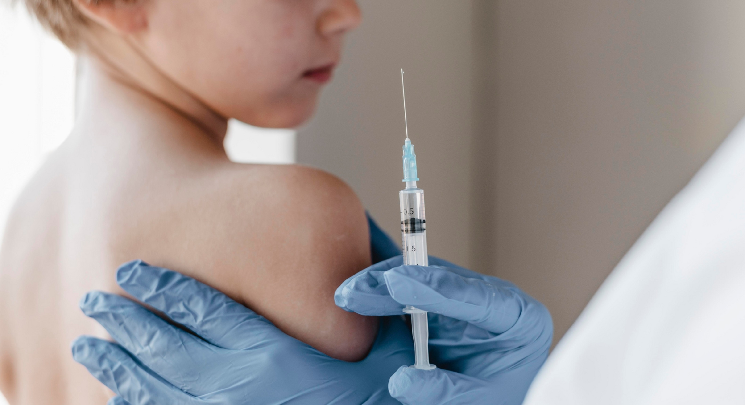 Vaccinurile copiilor, motiv de război juridic între state și Casa Albă