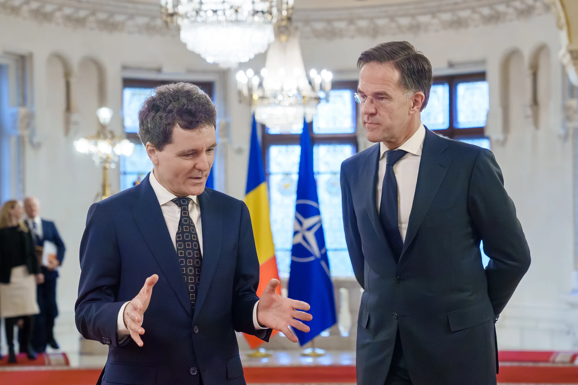Președintele Nicușor Dan la sediul NATO din Bruxelles pentru discuții cu Mark Rutte