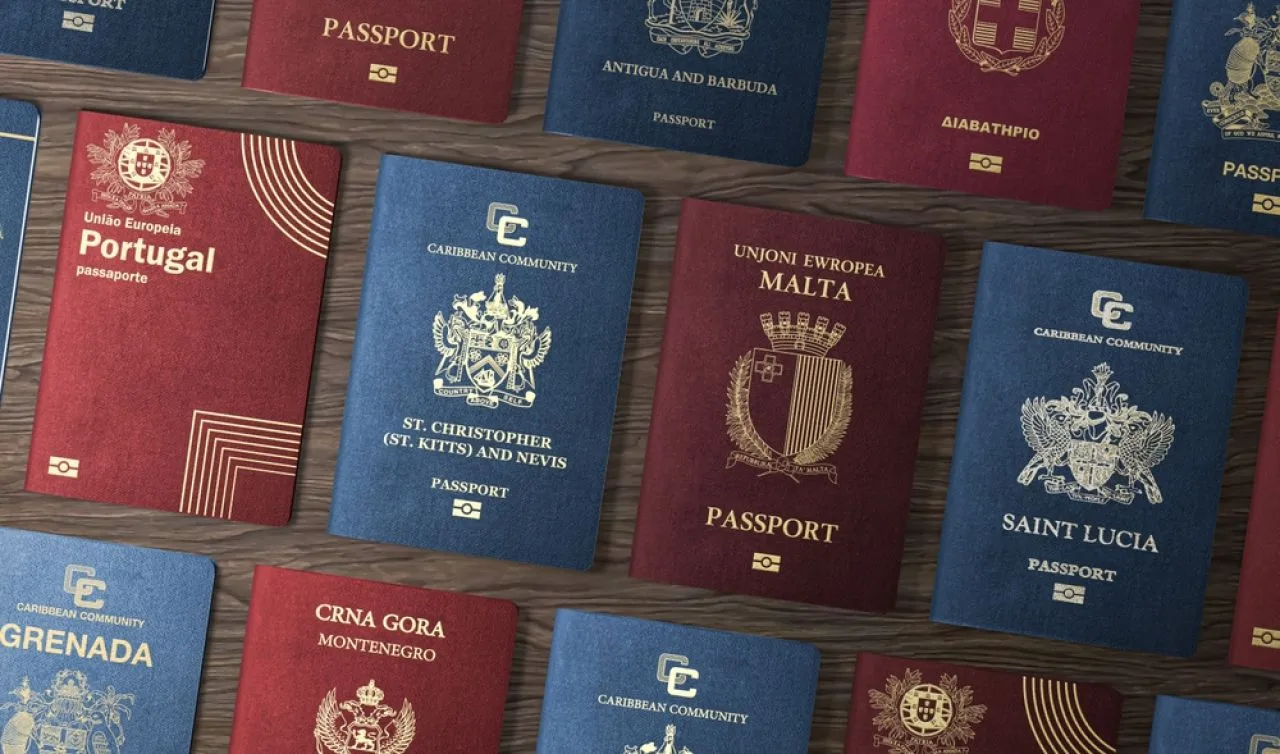 Pașaportul românesc rămâne puternic, dar topurile diferă