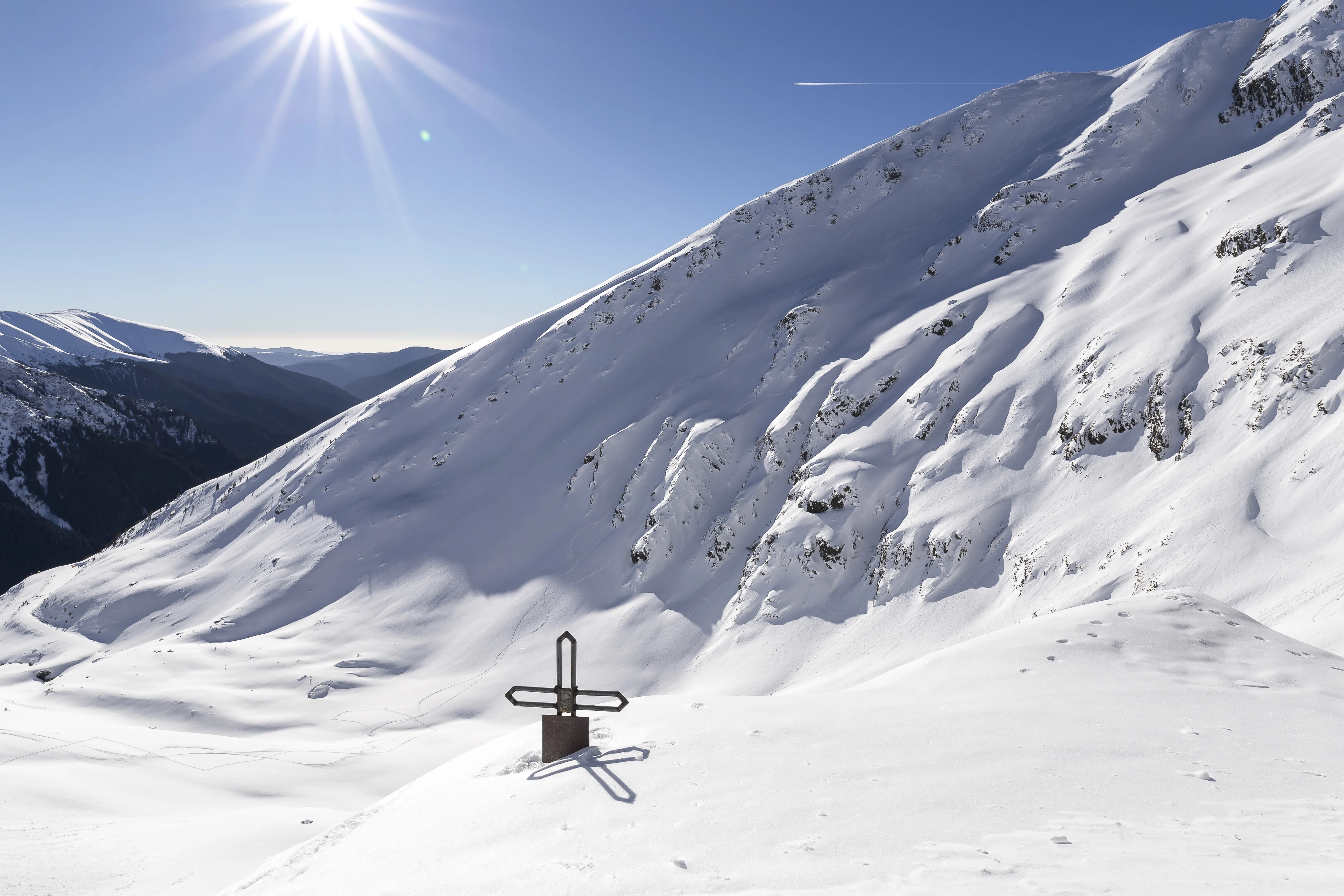 Avalanșe în Munții Făgăraș și Bucegi: zăpadă de 2,2 metri la Omu