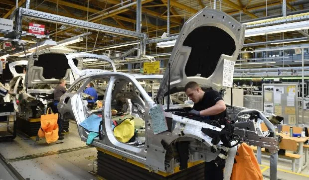 Donald Trump anunță taxe vamale de 25% pe mașinile importate din Uniunea Europeană