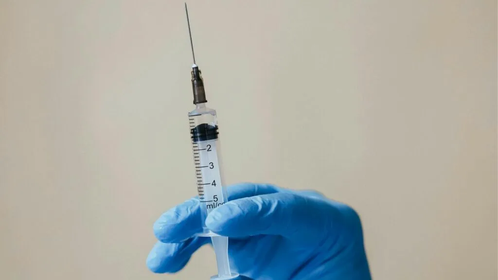 Vaccin antituberculos eradică tumori întregi la pacienți cu cancer