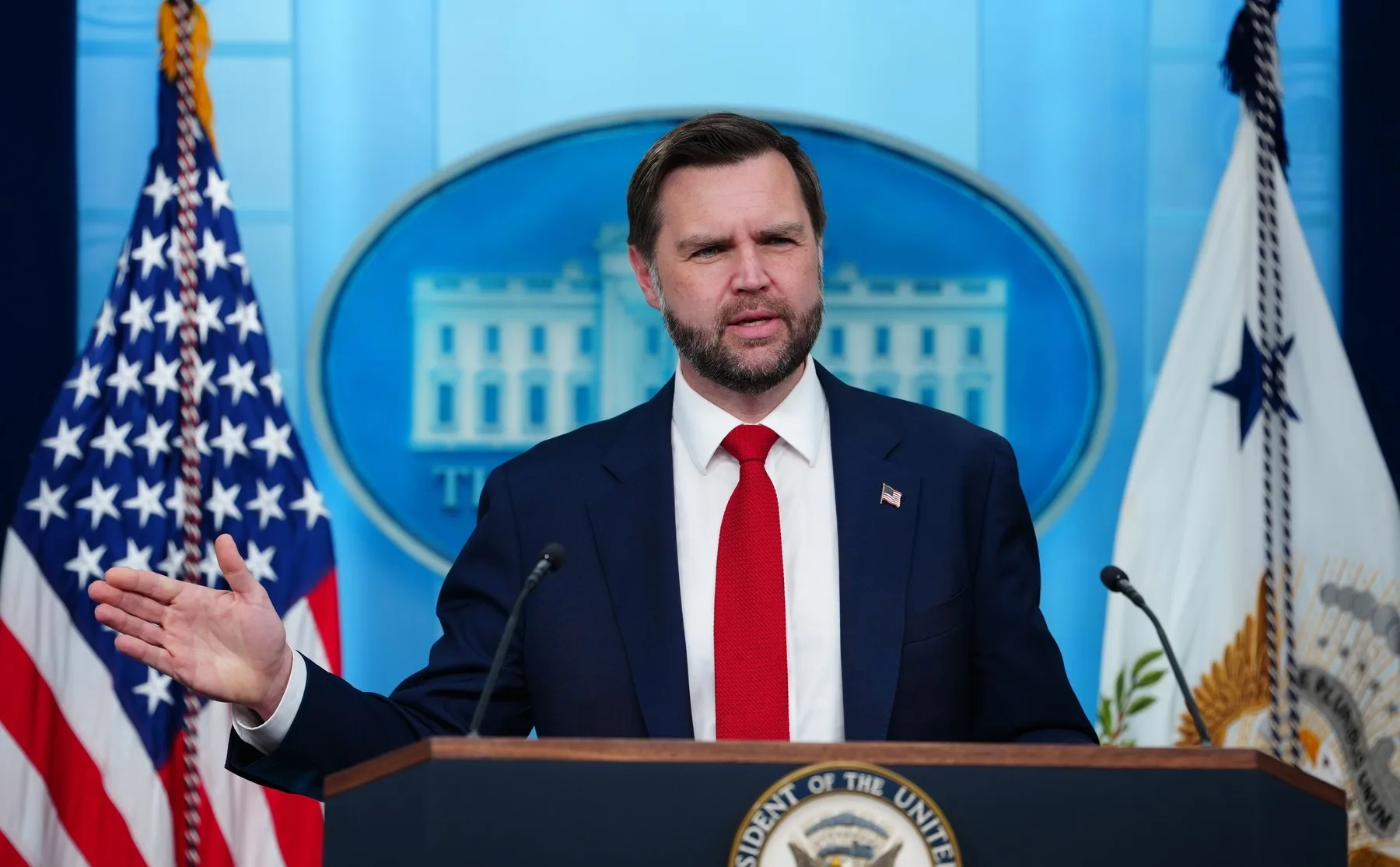 JD Vance anunță startul negocierilor cu Iranul: 60 de zile decisive