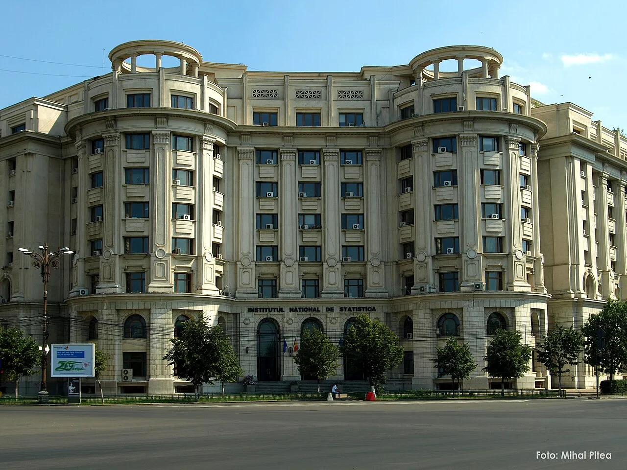 Bani în plus pe lângă indemnizația de șomaj: cine îi primește