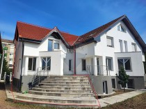 casa-duplex-cu-spatiu-comercial-de-inchiriat-nufarul