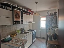 apartament-3-camere-2-bai-zona-tractorul