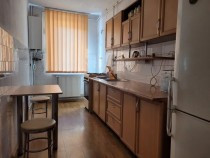 apartament-3-camere-decomandat-zona-tractorul