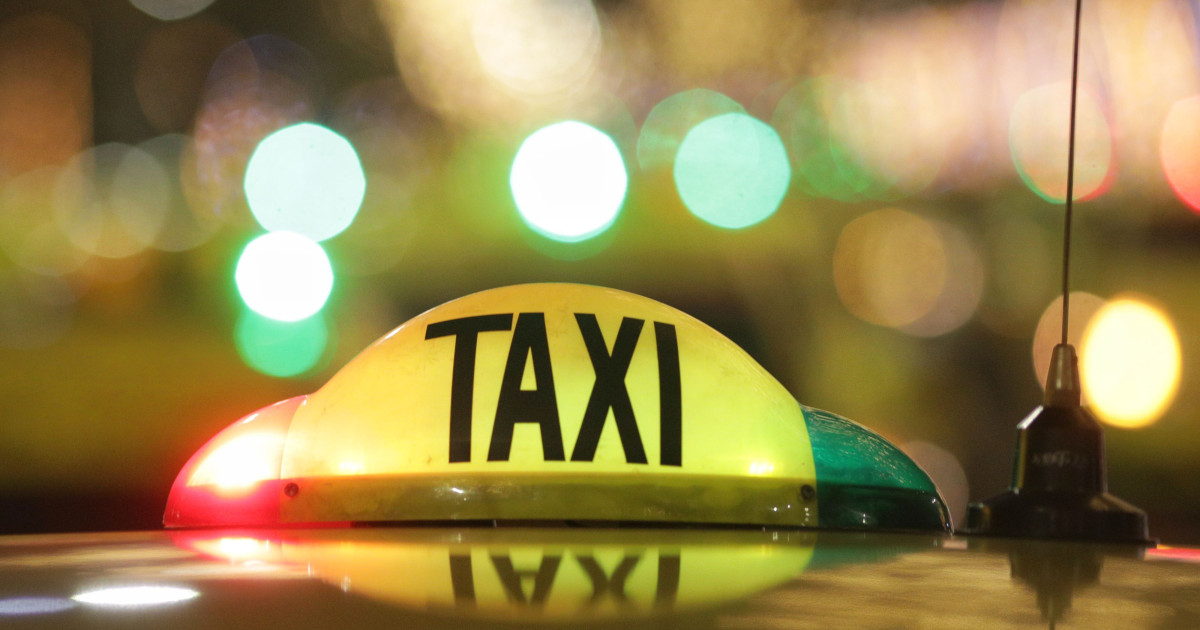 Taximetrist din București, arestat după ce a furat 15.000 lei